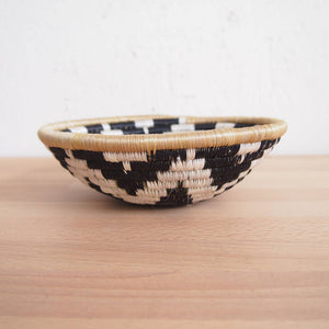 Chwele Handwoven Sisal & Sweetgrass Bowl - Little Flower Soap Cobasketbathroom accessoriesbathroom decorKitchen & Bath Storage