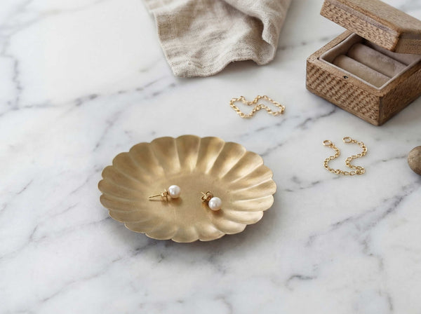 Petal - Edge Brass Trinket Dish – Scalloped Jewelry Tray for Nightstand, Vanity, or Entryway - Little Flower Soap Cobasketbathroom decorbrassBathroom Decor